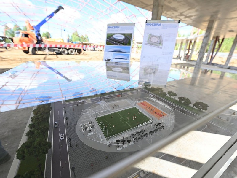 Метшин проверил ход строительства спорткомплекса в ЖК «Салават Купере»