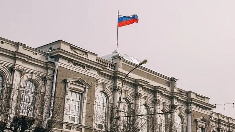 Павел Малков в честь Дня флага вручил награды рязанцам