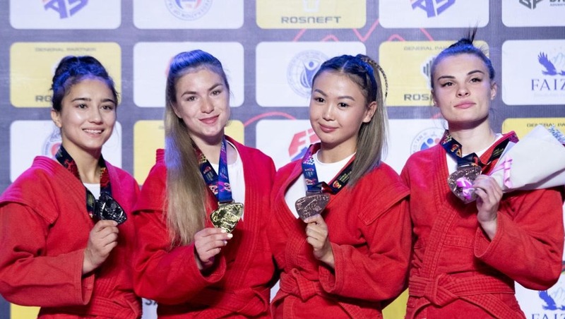 4 золота завоевали свердловские спортсменки на Кубке мира по самбо