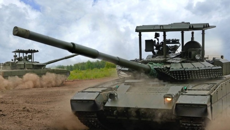 Хоценко поздравил омичей с Днем танкиста 