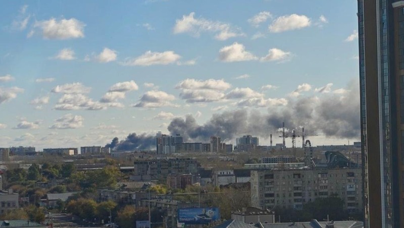 Пожар в мебельном цехе охватил 1000 кв. м. в Челябинске