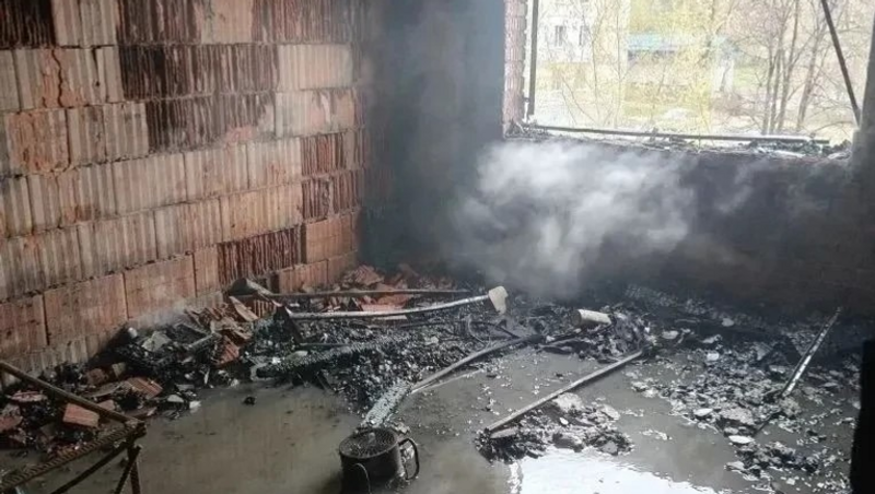 20 человек эвакуировали при пожаре на стройке в Уфе