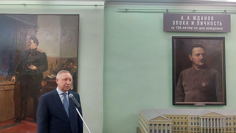 Беглов открыл выставку о руководителе Ленинграда в годы блокады Андрее Жданове