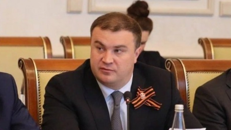 Хоценко и Артемов поздравили омских библиотекарей с профессиональным праздником