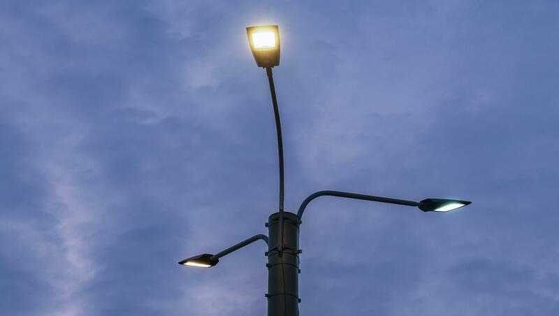 В Петербурге завершена модернизация освещения Дерптского сквера