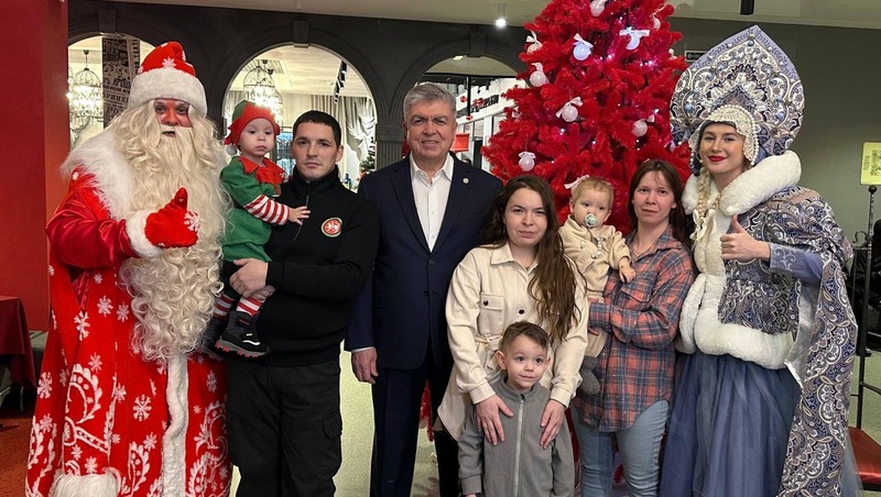 Первая в сезоне елка мэра состоялась в Челнах