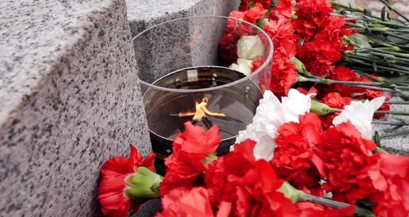 В Кронштадте открыли мемориал «Свеча памяти»