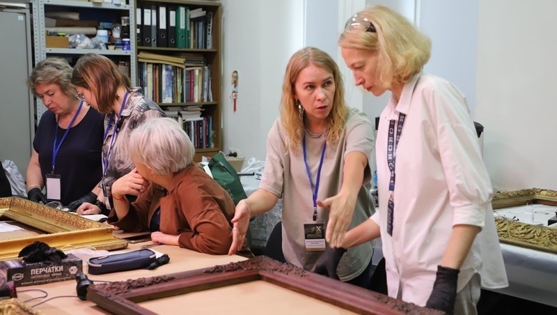 Петербургские реставраторы провели мастер-класс во Владивостоке 