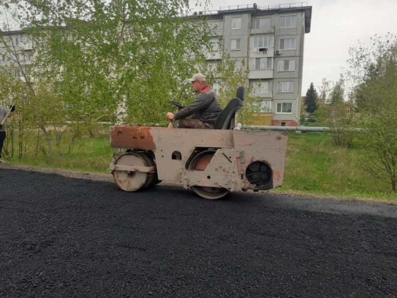 В Омске с начала дорожного сезона уложено 20 тысяч тонн асфальта 