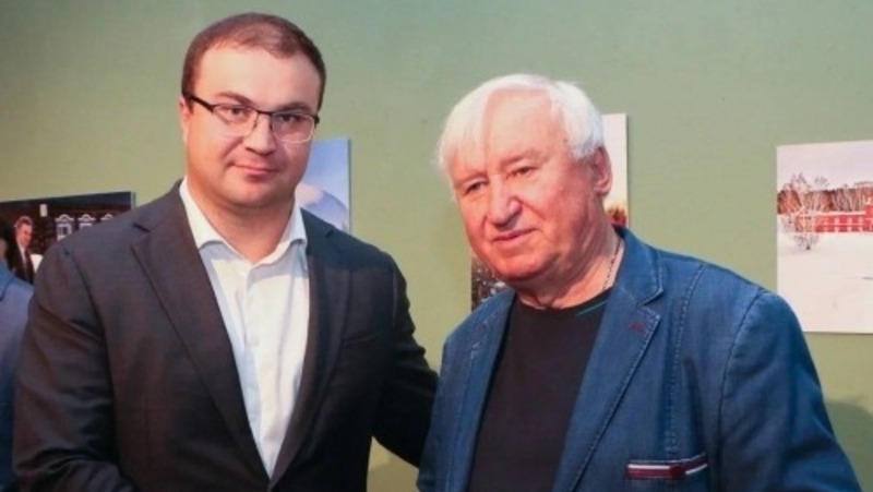 В честь первого спикера ЗакСа Владимира Варнавского открыли фотовыставку