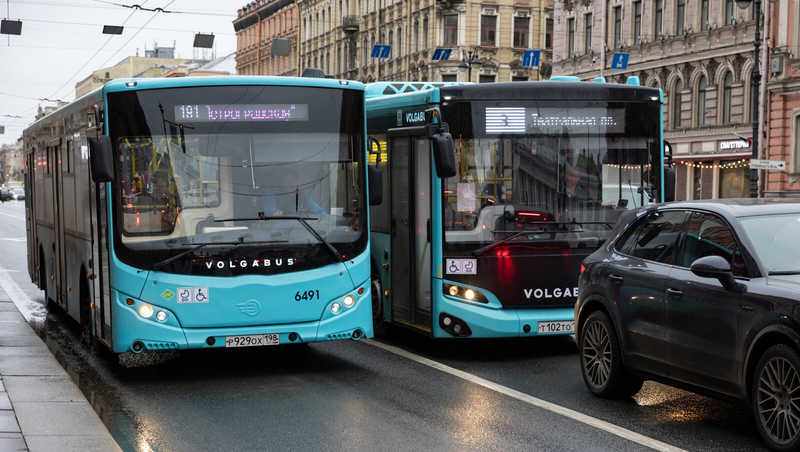 Число автобусов на время православных праздников увеличили в Петербурге