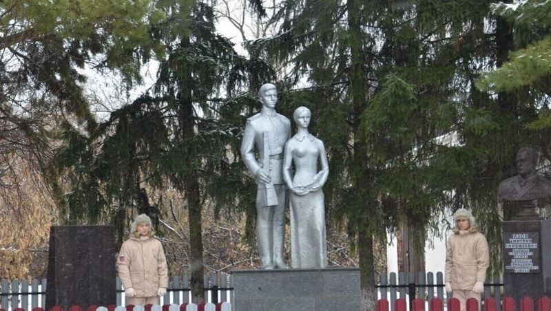 Бюст маршала Язова установили в Омской области