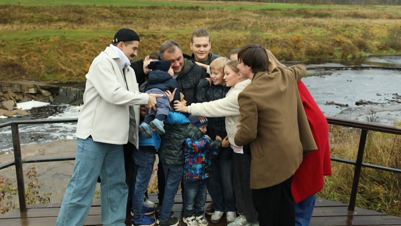 Путин присвоил орден «Родительская слава» многодетной петербургской семье Рязанцевых