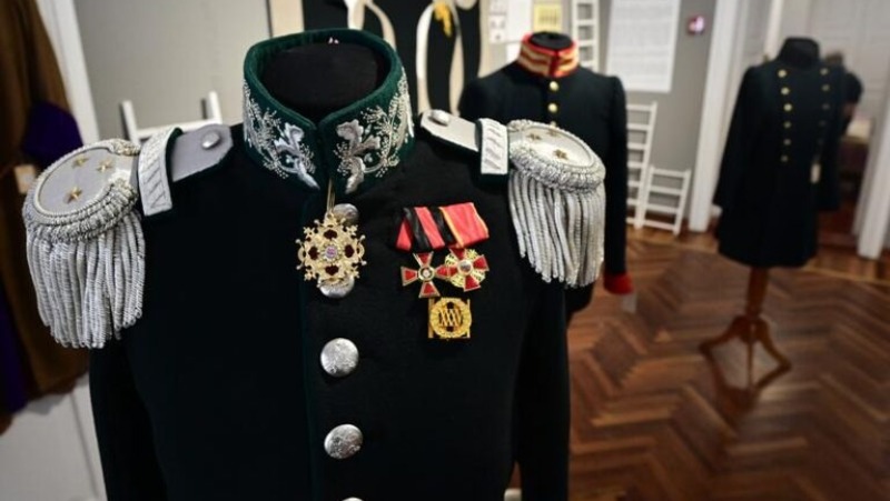 Выставка мундиров, сюртуков и шинелей XIX века открылась в Екатеринбурге