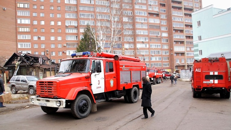 Студентов эвакуировали из-за пожара в колледже в Самаре