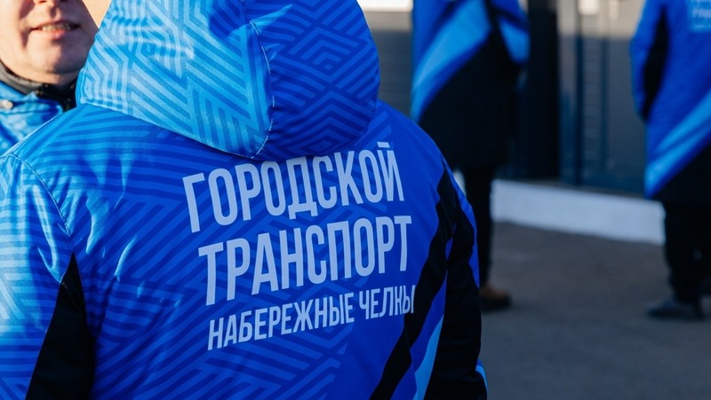 Мэр Магдеев поздравил работников транспорта с профессиональным праздником