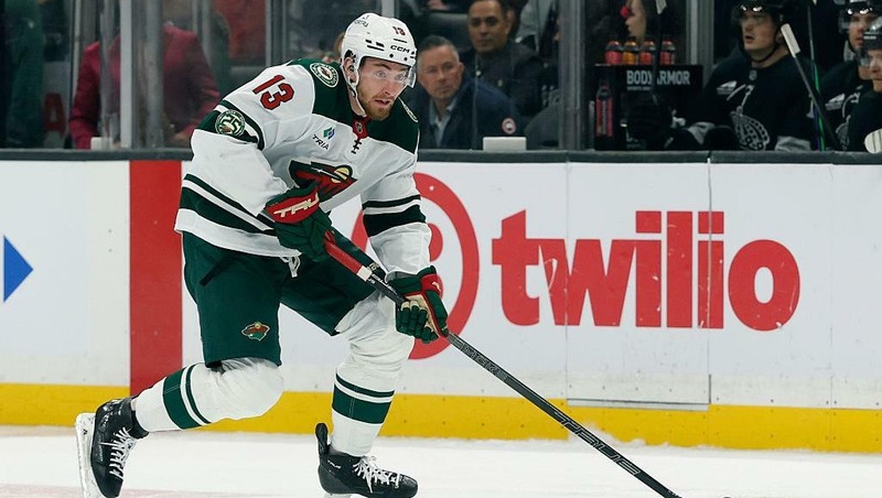 Россиянин Яков Тренин впервые в истории НХЛ стал лидером сезона по силовым приёмам