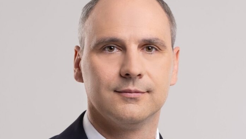 Паслер поздравил преподавателей свердловских вузов с профессиональным праздником