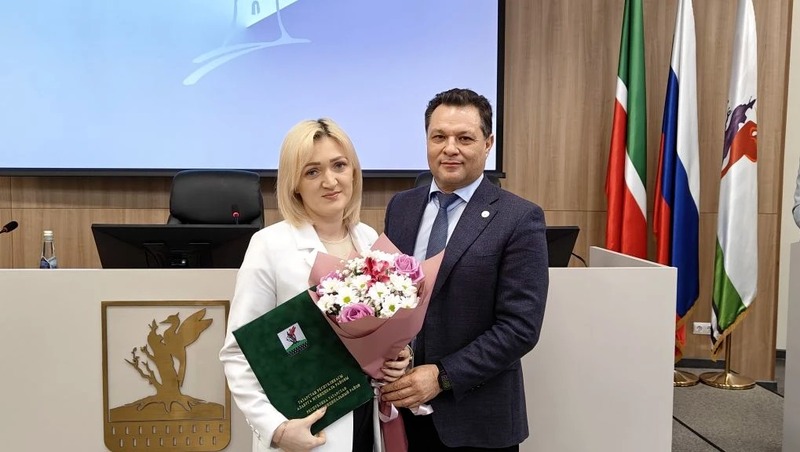 Нуриев вручил республиканские награды елабужанам за особые достижения