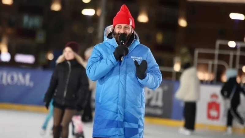 Фигурист Илья Авербух открыл новый каток и 8,5-метровую горку на эспланаде в Перми