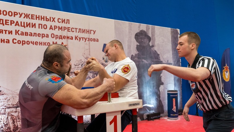 Спортсмены из 29 регионов участвовали во Всероссийских соревнованиях по армрестлингу в Петербурге