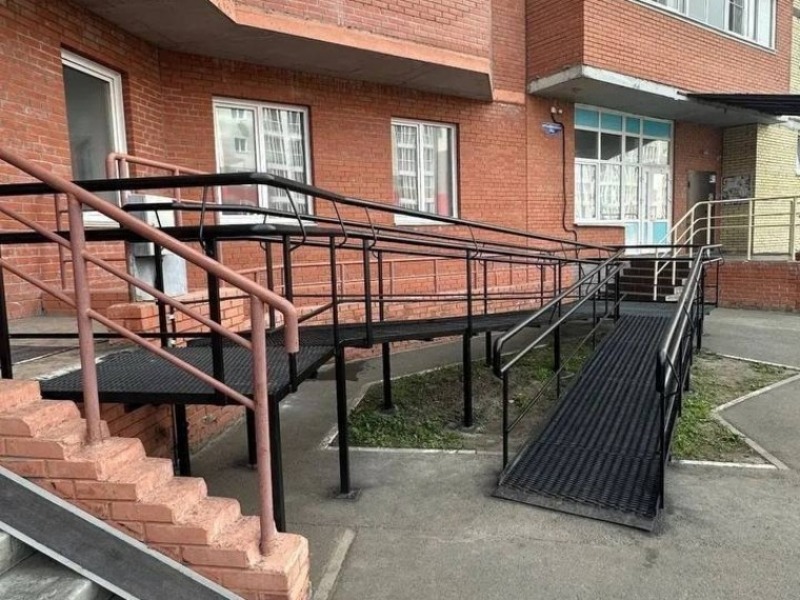 Более 5 млн руб. выделено на пандусы для инвалидов-колясочников в Омской области