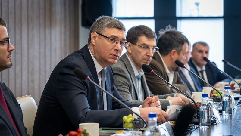 А.Авдеев и полпред Президента в ЦФО обсудили опыт ответственного ведения бизнеса в регионе