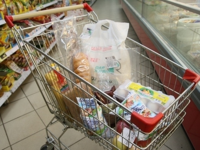 В Омской области зафиксировано снижение цен на ряд базовых товаров