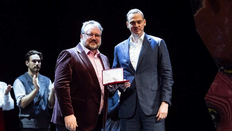 Малков вручил награду директору Рязанского театра кукол Кириллову за вклад в культуру