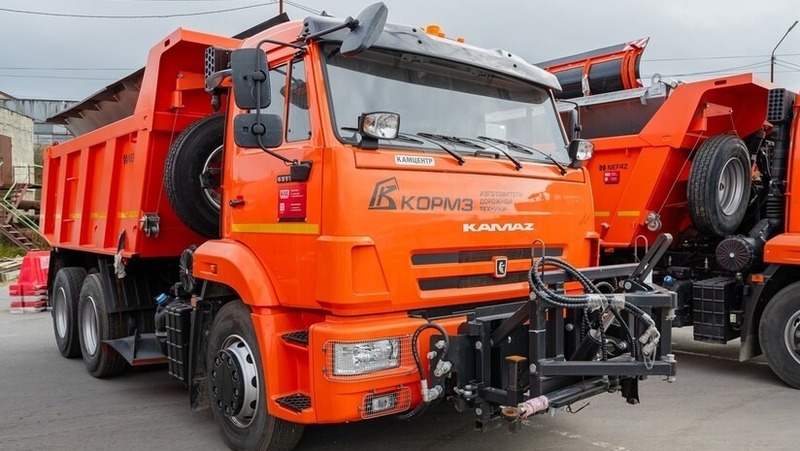 Новая спецтехника усилит борьбу со снегом в Магадане