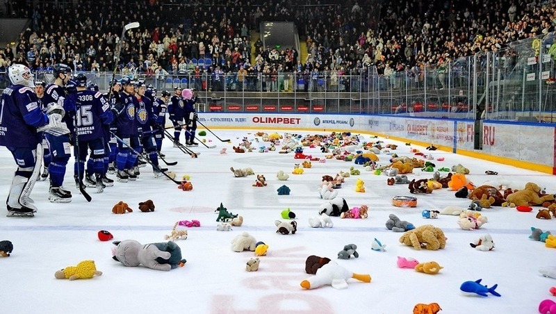 Благотворительная акция по сбору мягких игрушек в больницы состоится на матче ХК «Рязань-ВДВ»