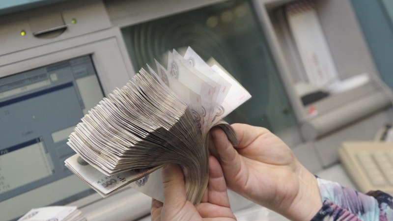 Мошенник обманул пенсионерку из Самары на 300 тысяч рублей