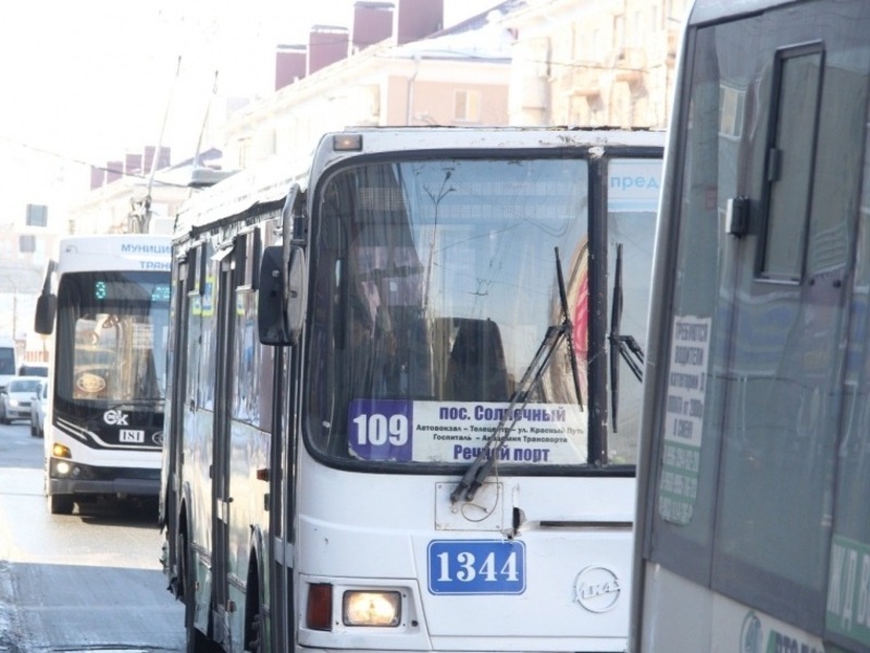 В Омске из-за морозов усилили контроль за работой общественного транспорта 