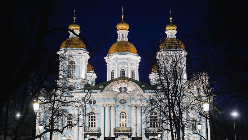 Более 1,2 тыс. новых современных светильников установили в Петербурге за январь–март