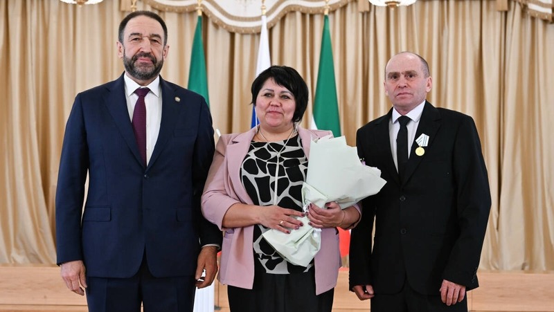 А.Песошин вручил госнаграды 58 выдающимся жителям Татарстана