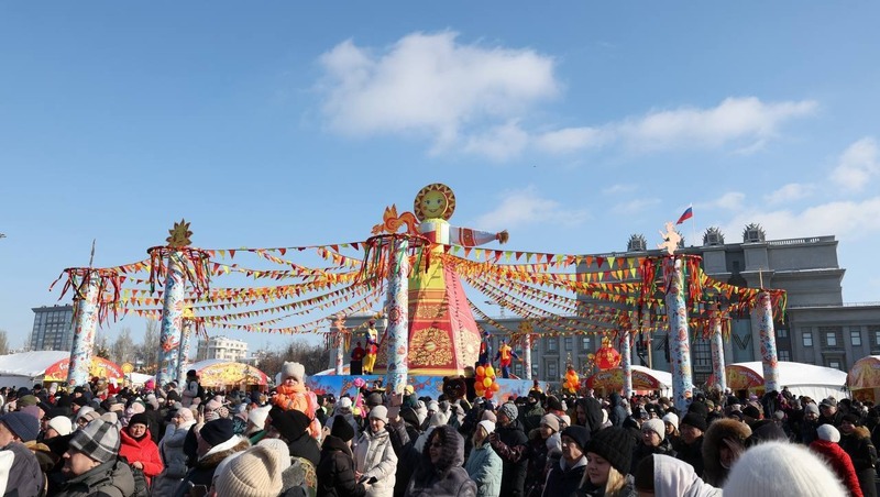 Более 20 тыс. человек побывали на масленичных гуляниях на площади Куйбышева в Самаре