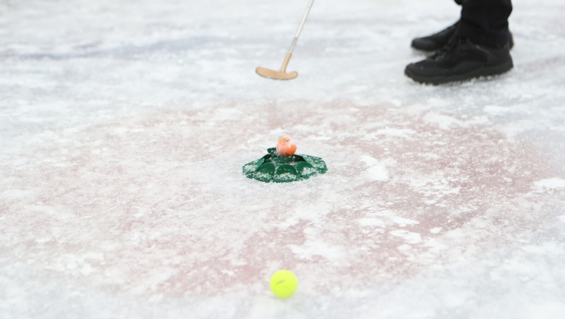 Бесплатные мастер-классы по кёрлингу состоятся на Большом катке Елагина острова в Петербурге 8 марта