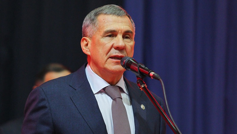 Рустам Минниханов