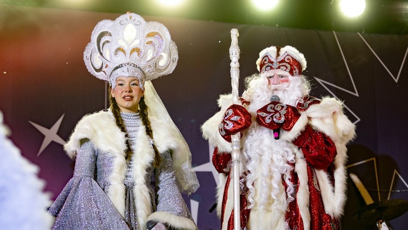 Более 10 тыс. человек встретили новогодний поезд Деда Мороза в Казани