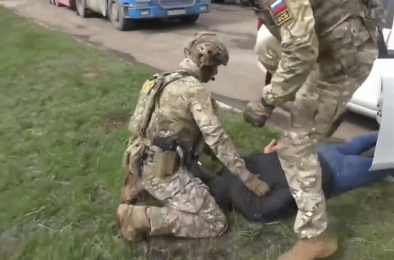 ФСБ показала видео задержания диверсантов в Воронежской области