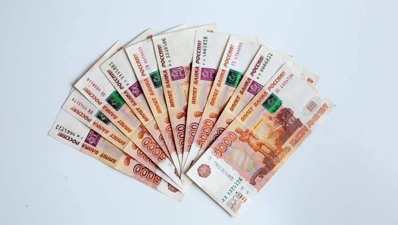 Медианная зарплата в России за два года выросла в 1,4 раза