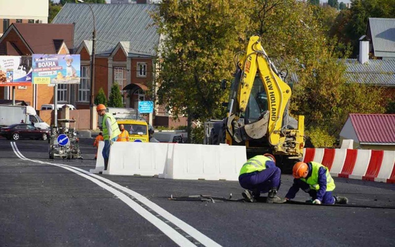 Полную замену дорожного покрытия проведут на 16 улицах в Воронеже в 2026 году