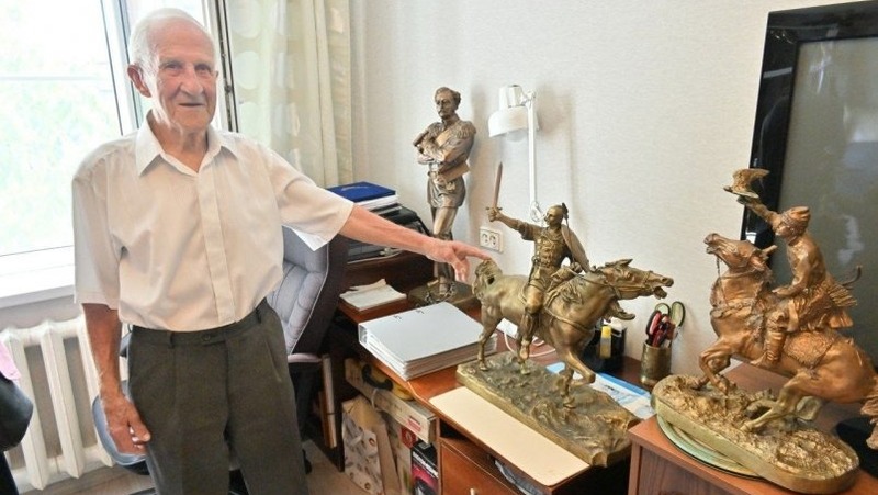 Почётному гражданину Хабаровска Анатолию Яскевичу исполнилось 90 лет