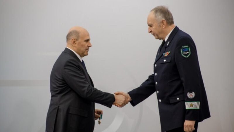 Михаил Мишустин вручил орден Дружбы ректору УрГУПС