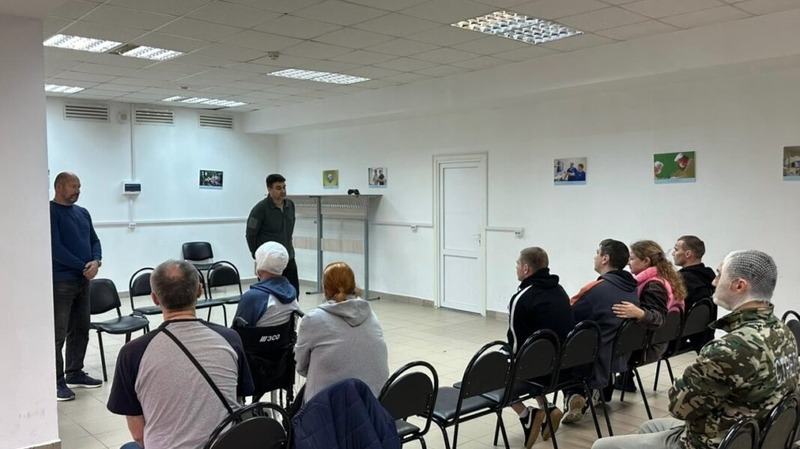 Представительство губернатора Свердловской области навестило уральских военнослужащих