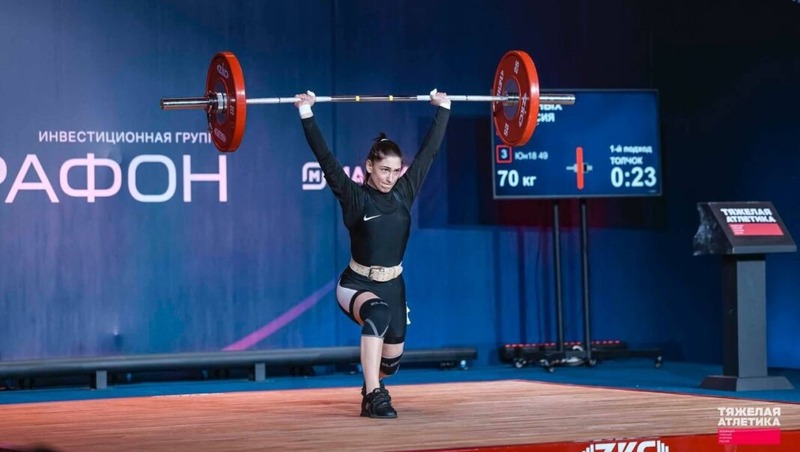 250 юниоров принимают участие в первенстве России по тяжелой атлетике в Екатеринбурге