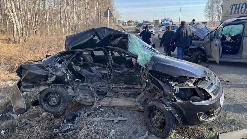 Водитель погиб в ДТП с участием трёх машин под Челябинском