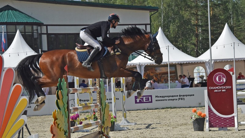 2 золота и серебро завоевали свердловские спортсмены на чемпионате России по троеборью