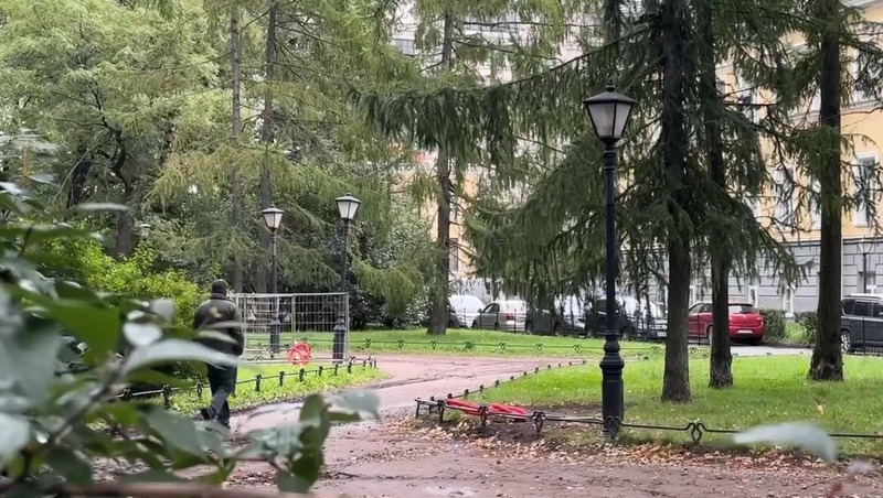 32 современных светодиодных фонаря установят в саду Салтыкова-Щедрина в Петербурге