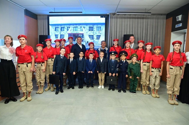 Минниханов принял участие в открытии молодежного центра в Высокой горе